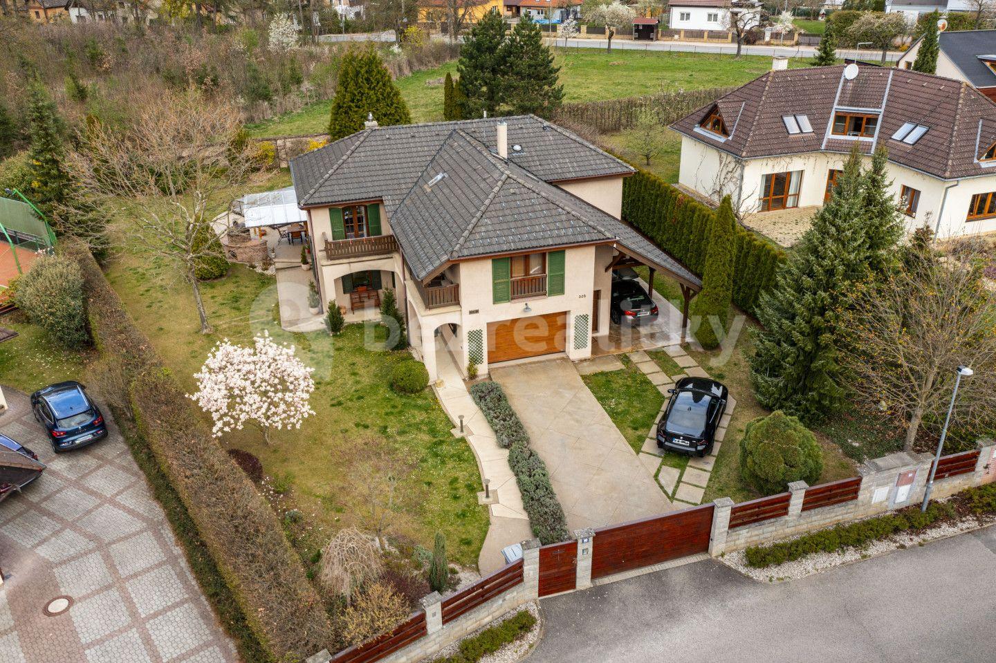 Prodej domu 290 m², pozemek 1.318 m², V Zálesí, Třebotov, Středočeský kraj