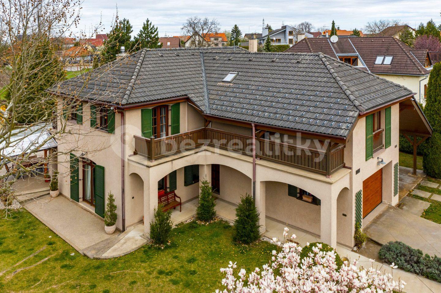 Prodej domu 290 m², pozemek 1.318 m², V Zálesí, Třebotov, Středočeský kraj