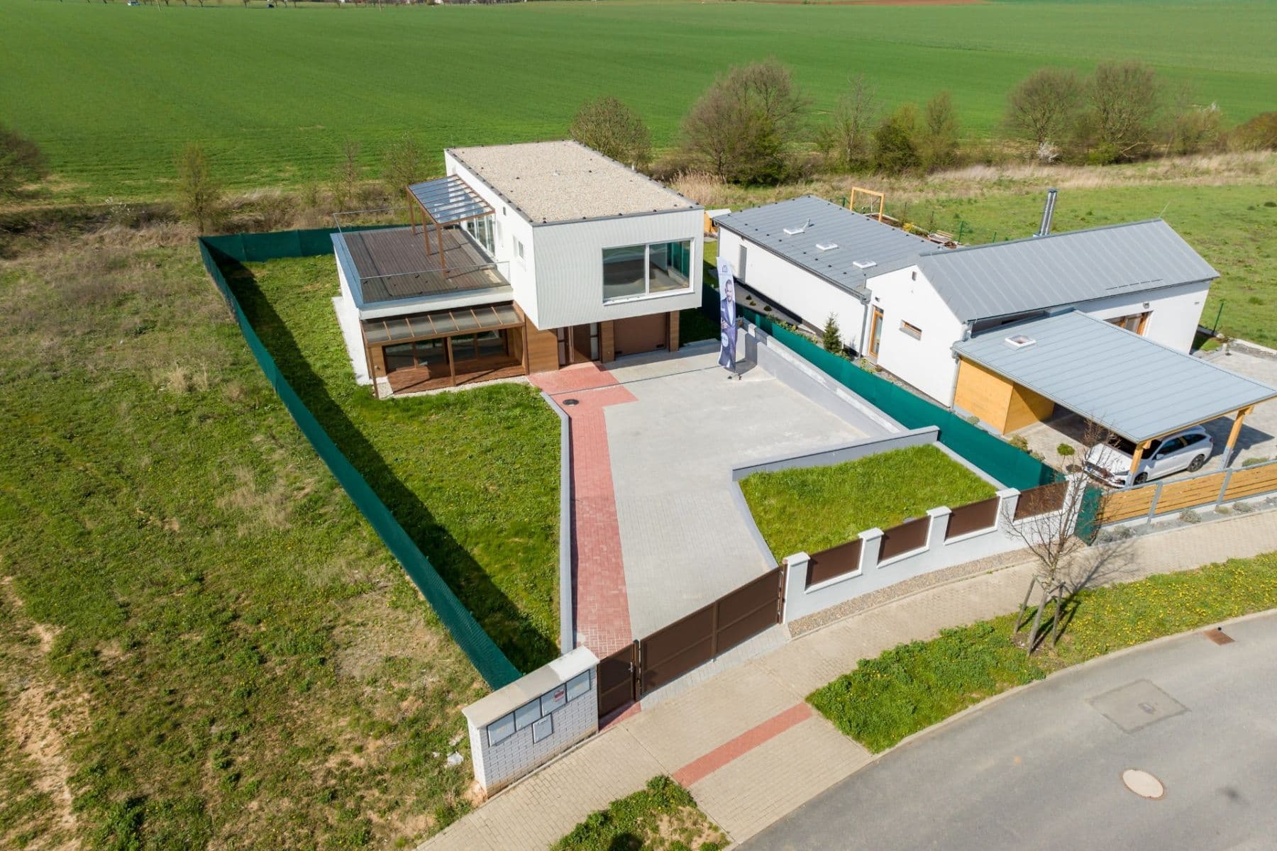 Prodej domu 320 m², pozemek 814 m², U Rybníčka, Vysoký Újezd, Středočeský kraj Prodej domu 320 m², pozemek 814 m², U Rybníčka, Vysoký Újezd, Středočeský kraj