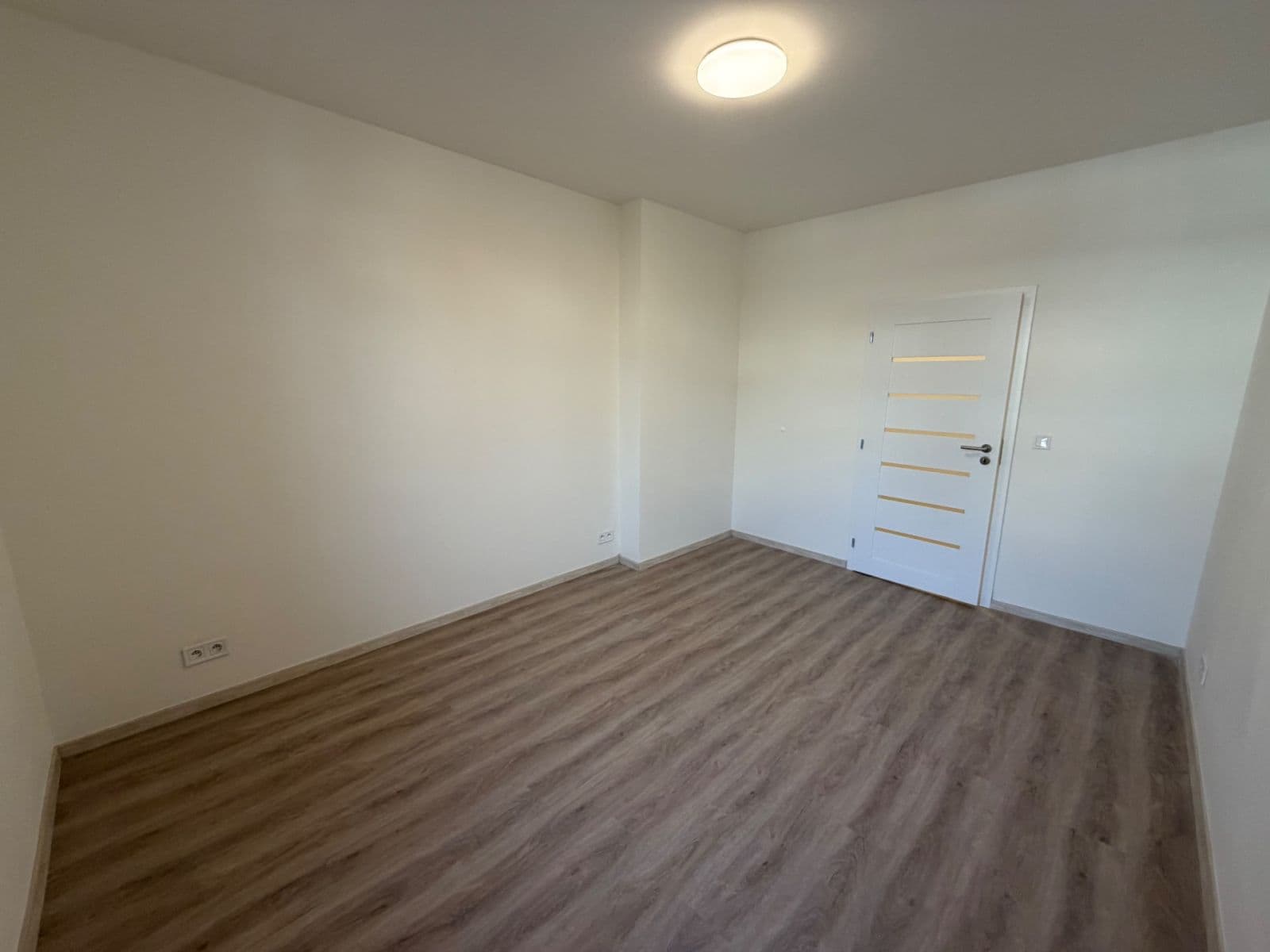 Pronájem bytu 2+kk 40 m², V Zahradách, Praha, Praha Pronájem bytu 2+kk 40 m², V Zahradách, Praha, Praha