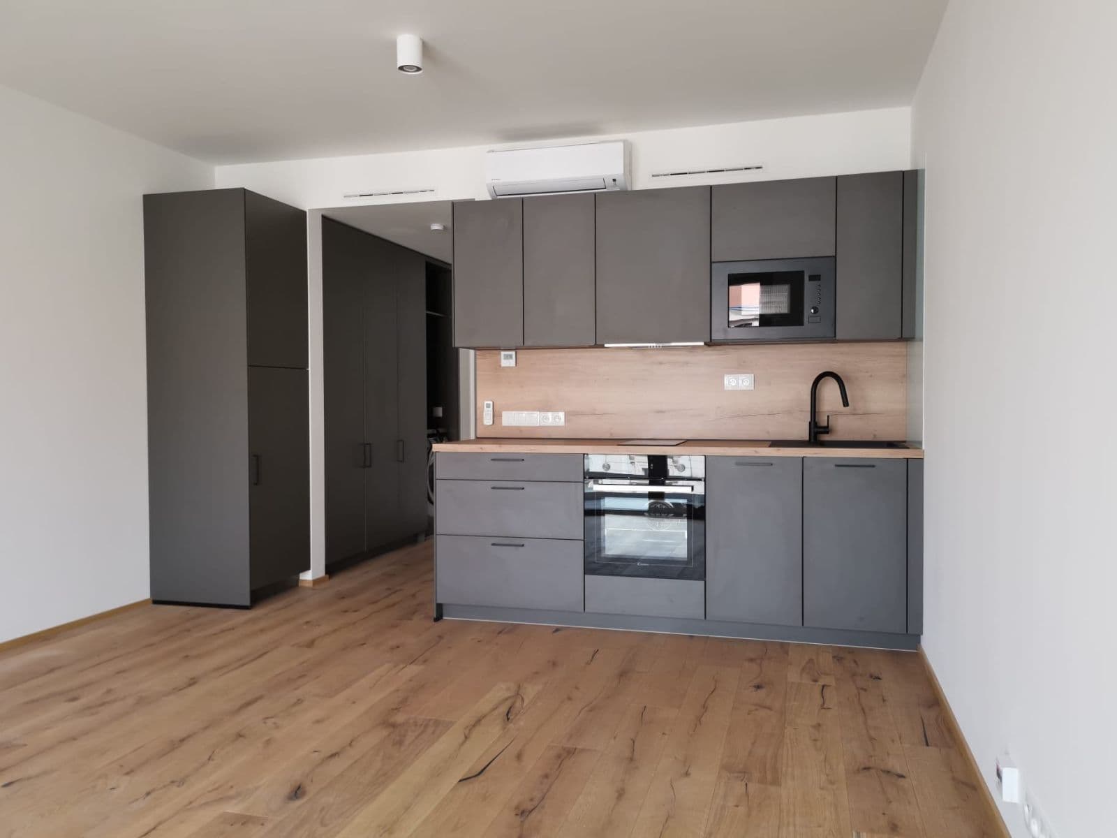 Pronájem bytu 1+kk 32 m², Křižíkova, Praha, Praha Pronájem bytu 1+kk 32 m², Křižíkova, Praha, Praha