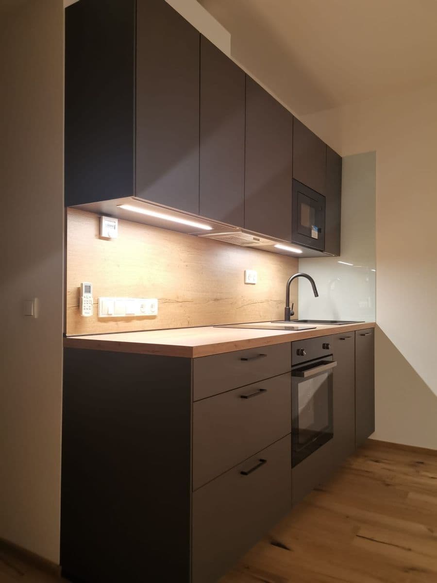 Pronájem bytu 1+kk 32 m², Křižíkova, Praha, Praha Pronájem bytu 1+kk 32 m², Křižíkova, Praha, Praha