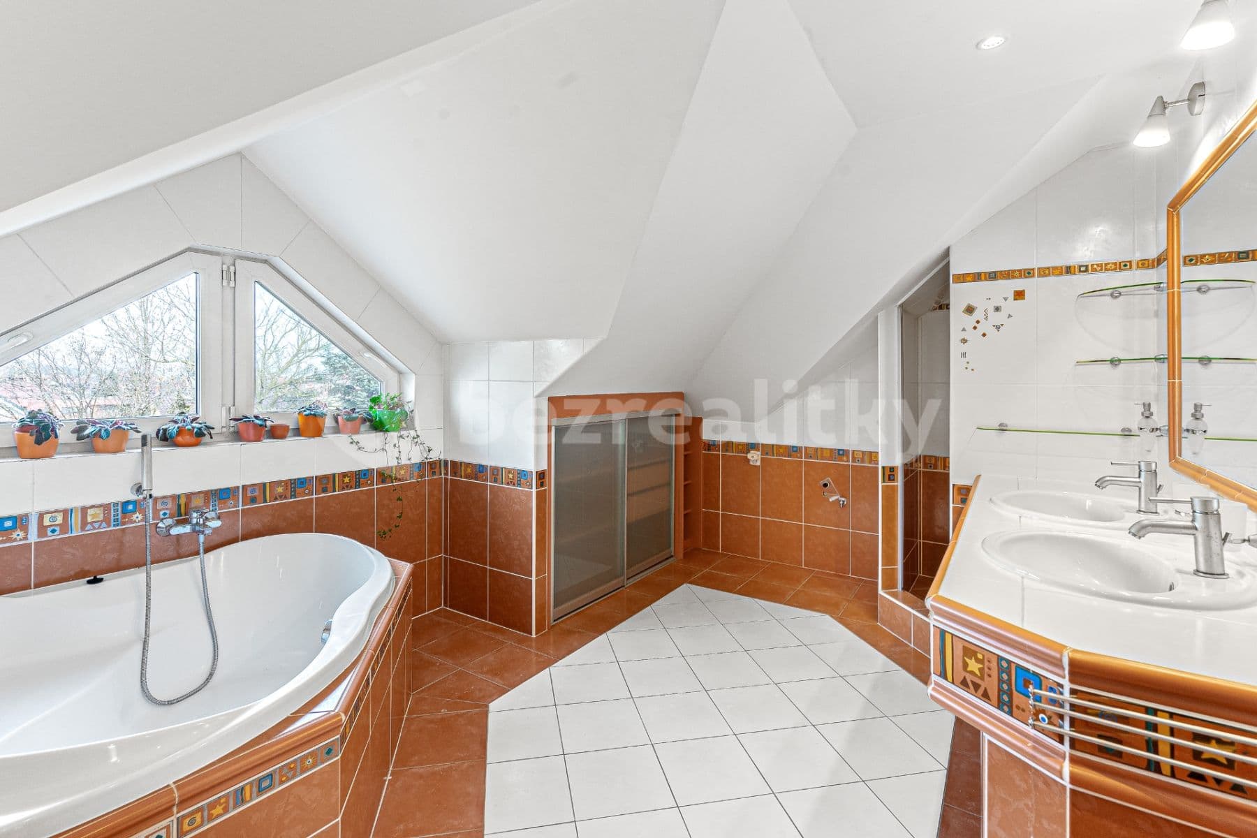 Pronájem domu 300 m², pozemek 1.100 m², Dobrovského, Rajhrad, Jihomoravský kraj Pronájem domu 300 m², pozemek 1.100 m², Dobrovského, Rajhrad, Jihomoravský kraj