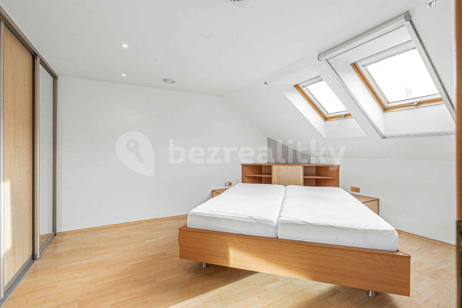 Pronájem domu 300 m², pozemek 1.100 m², Dobrovského, Rajhrad, Jihomoravský kraj Pronájem domu 300 m², pozemek 1.100 m², Dobrovského, Rajhrad, Jihomoravský kraj