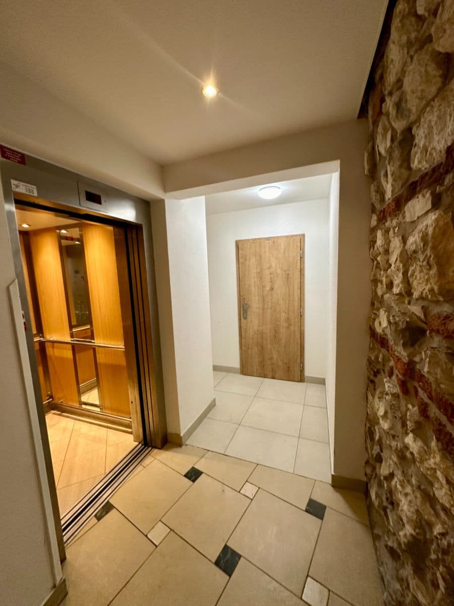 Pronájem bytu 1+kk 23 m², Radlická, Praha, Praha Pronájem bytu 1+kk 23 m², Radlická, Praha, Praha