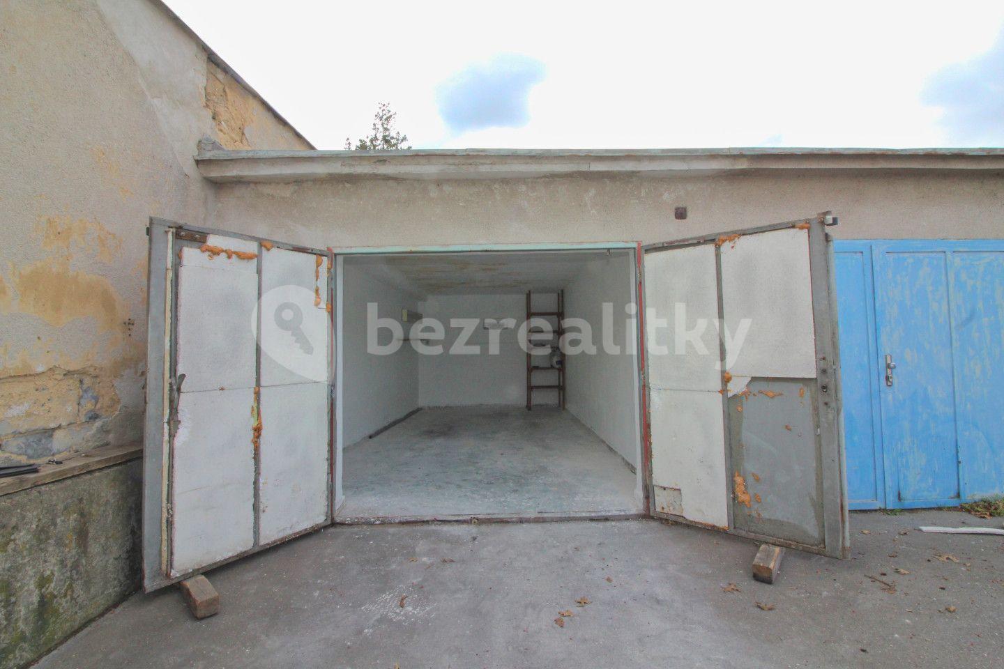Prodej garáže 20 m², Vrbova, Praha, Praha