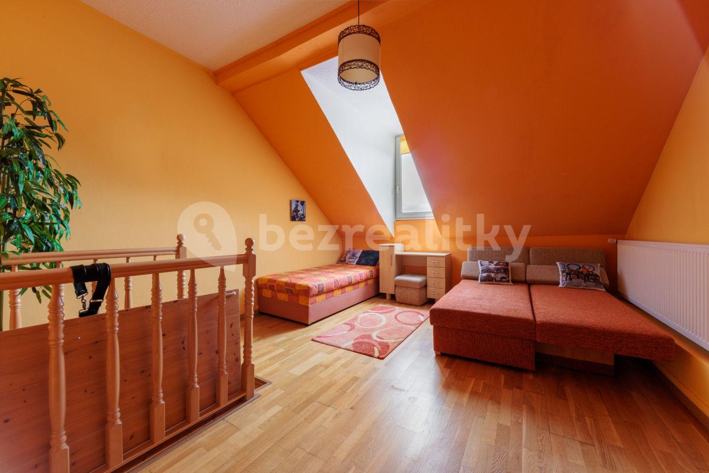 Prodej bytu 3+1 84 m², Svahová, Karlovy Vary, Karlovarský kraj