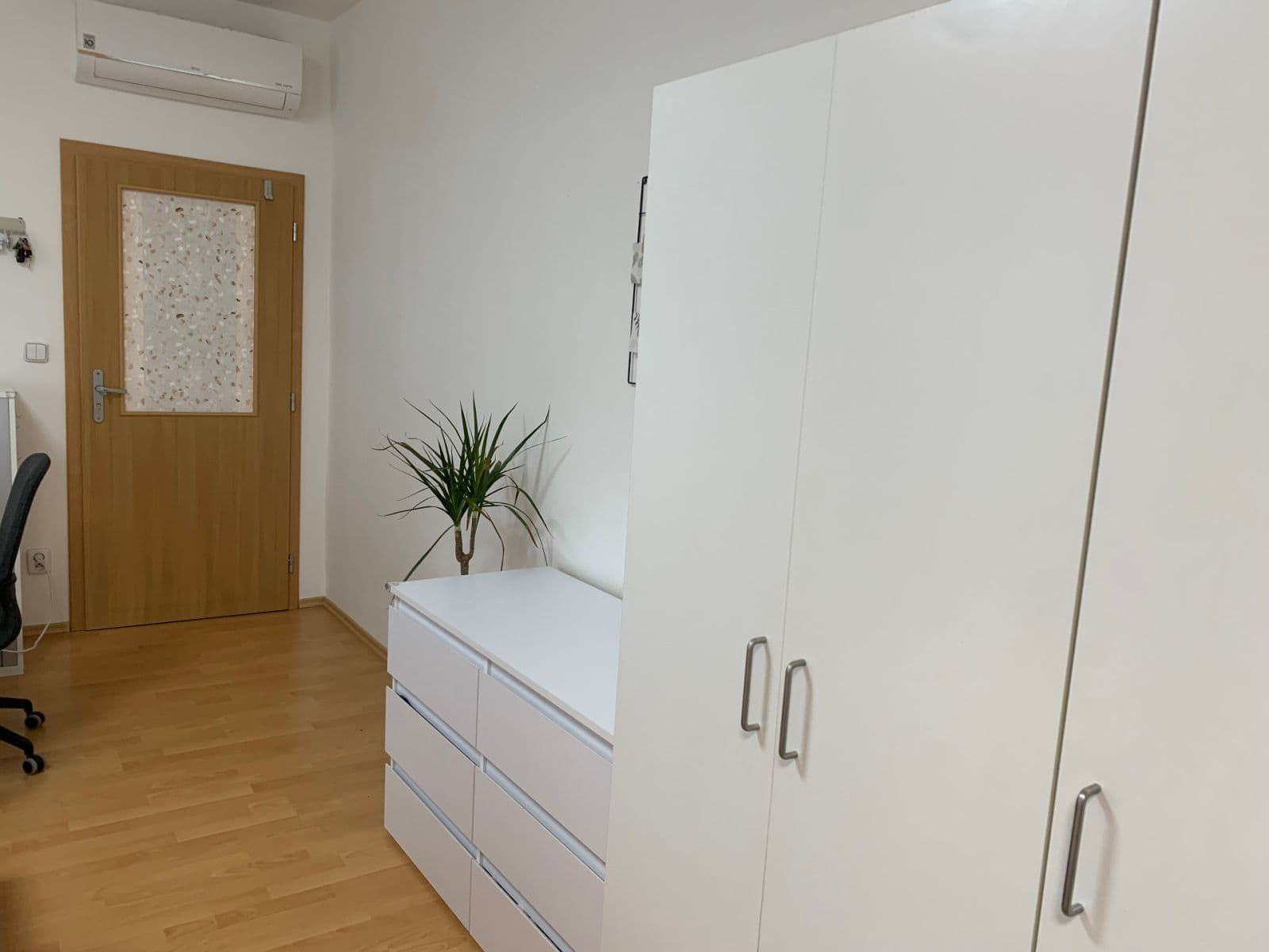 Pronájem bytu Garsoniéra 36 m², Mickiewiczova, Bratislava - mestská časť Staré Mesto, Bratislavský kraj Pronájem bytu Garsoniéra 36 m², Mickiewiczova, Bratislava - mestská časť Staré Mesto, Bratislavský kraj