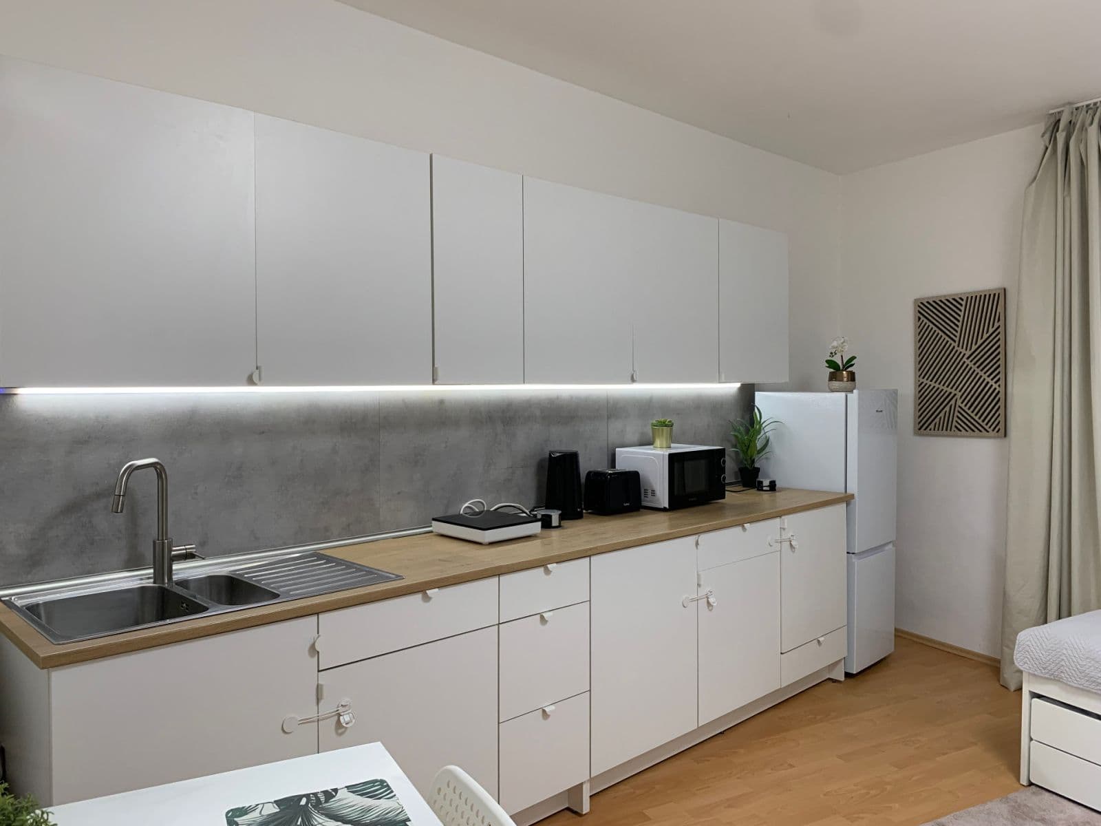 Pronájem bytu 4+1 17 m², Mickiewiczova, Bratislava - mestská časť Staré Mesto, Bratislavský kraj Pronájem bytu 4+1 17 m², Mickiewiczova, Bratislava - mestská časť Staré Mesto, Bratislavský kraj