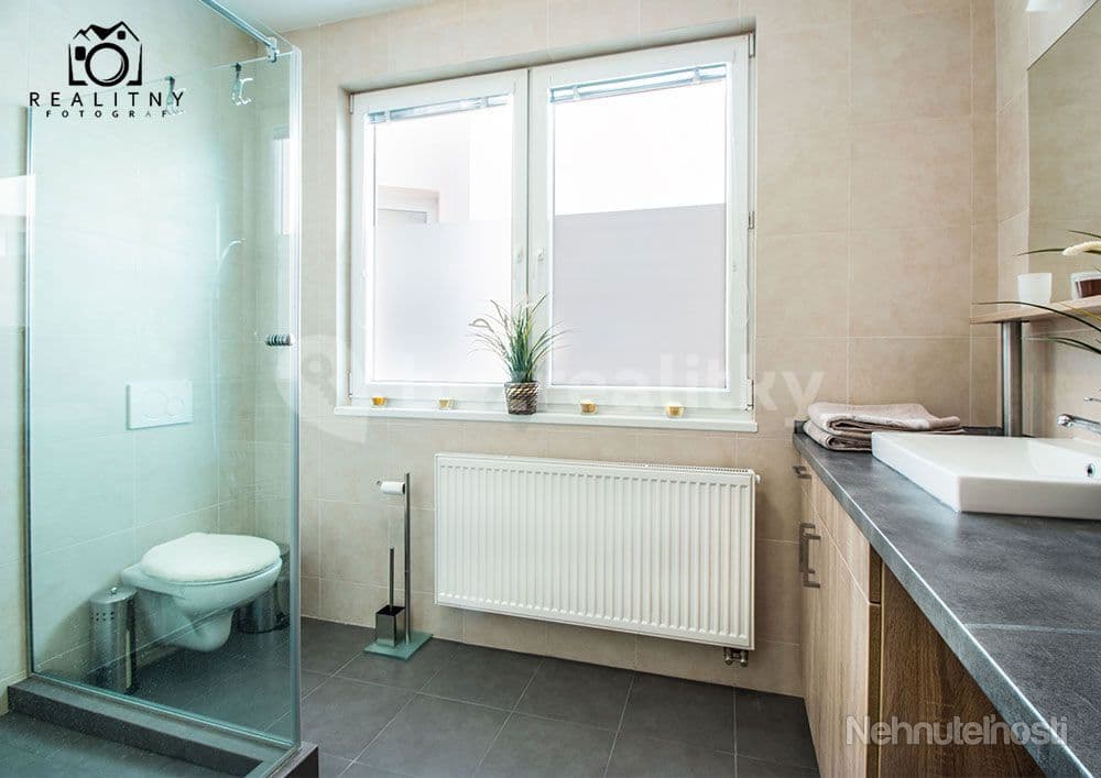 Pronájem bytu 3+1 95 m², Mickiewiczova, Bratislava - mestská časť Staré Mesto, Bratislavský kraj Pronájem bytu 3+1 95 m², Mickiewiczova, Bratislava - mestská časť Staré Mesto, Bratislavský kraj