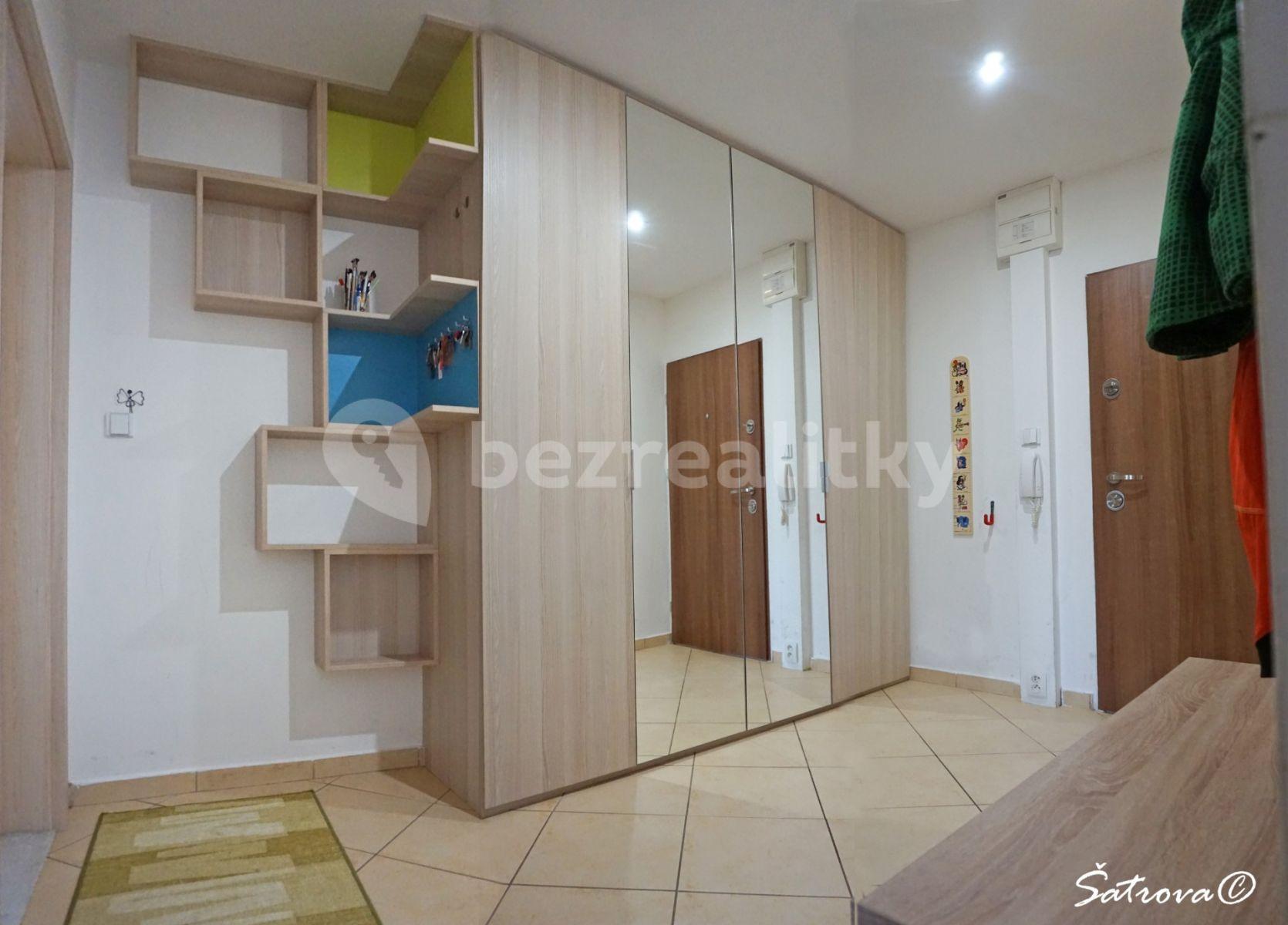 Pronájem bytu 3+1 65 m², Šatrova, Praha, Praha