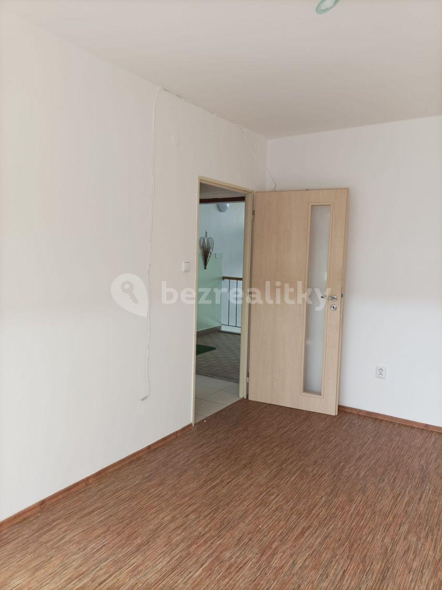 Pronájem bytu 1+kk 27 m², Polní, Hradec Králové, Královéhradecký kraj