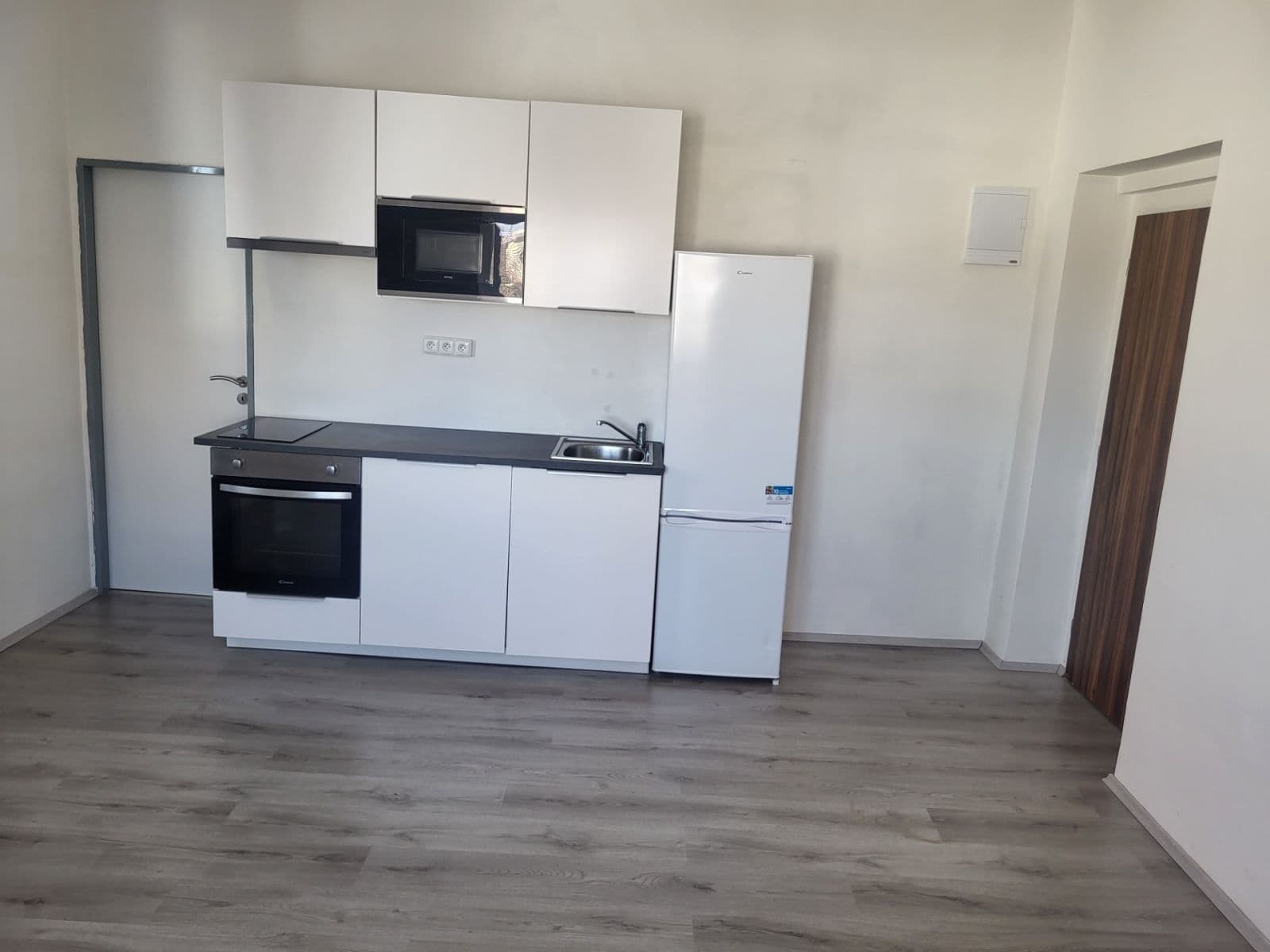 Pronájem bytu 1+kk 28 m², Baarova, Praha, Praha Pronájem bytu 1+kk 28 m², Baarova, Praha, Praha