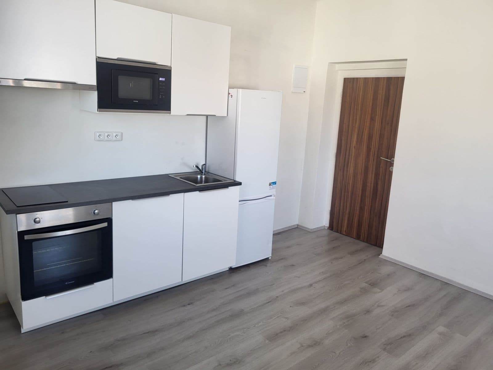 Pronájem bytu 1+kk 28 m², Baarova, Praha, Praha Pronájem bytu 1+kk 28 m², Baarova, Praha, Praha