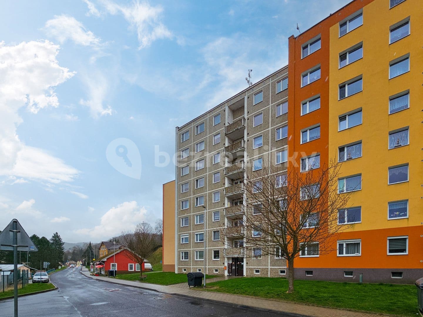 Prodej bytu 2+1 60 m², Sportovní, Loket, Karlovarský kraj