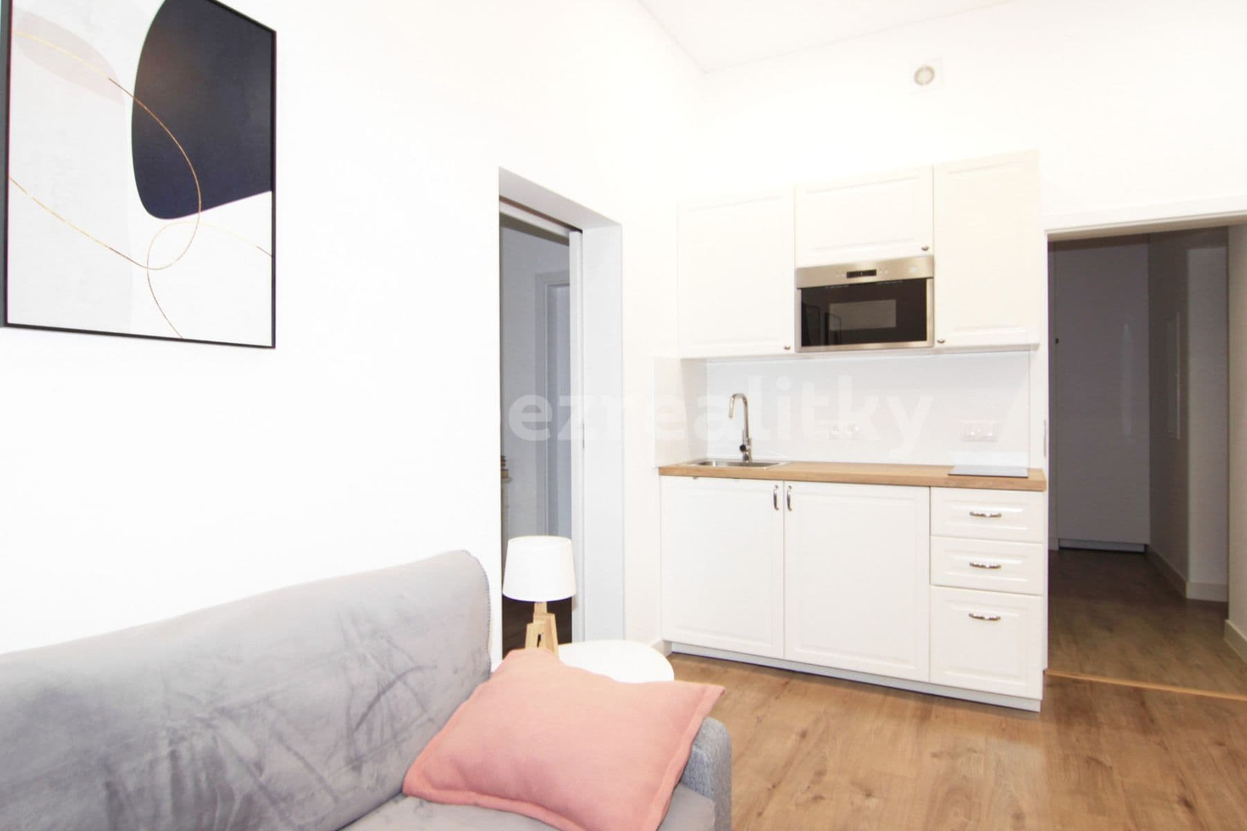 Pronájem bytu 2+kk 43 m², Vřídelní, Karlovy Vary, Karlovarský kraj Pronájem bytu 2+kk 43 m², Vřídelní, Karlovy Vary, Karlovarský kraj