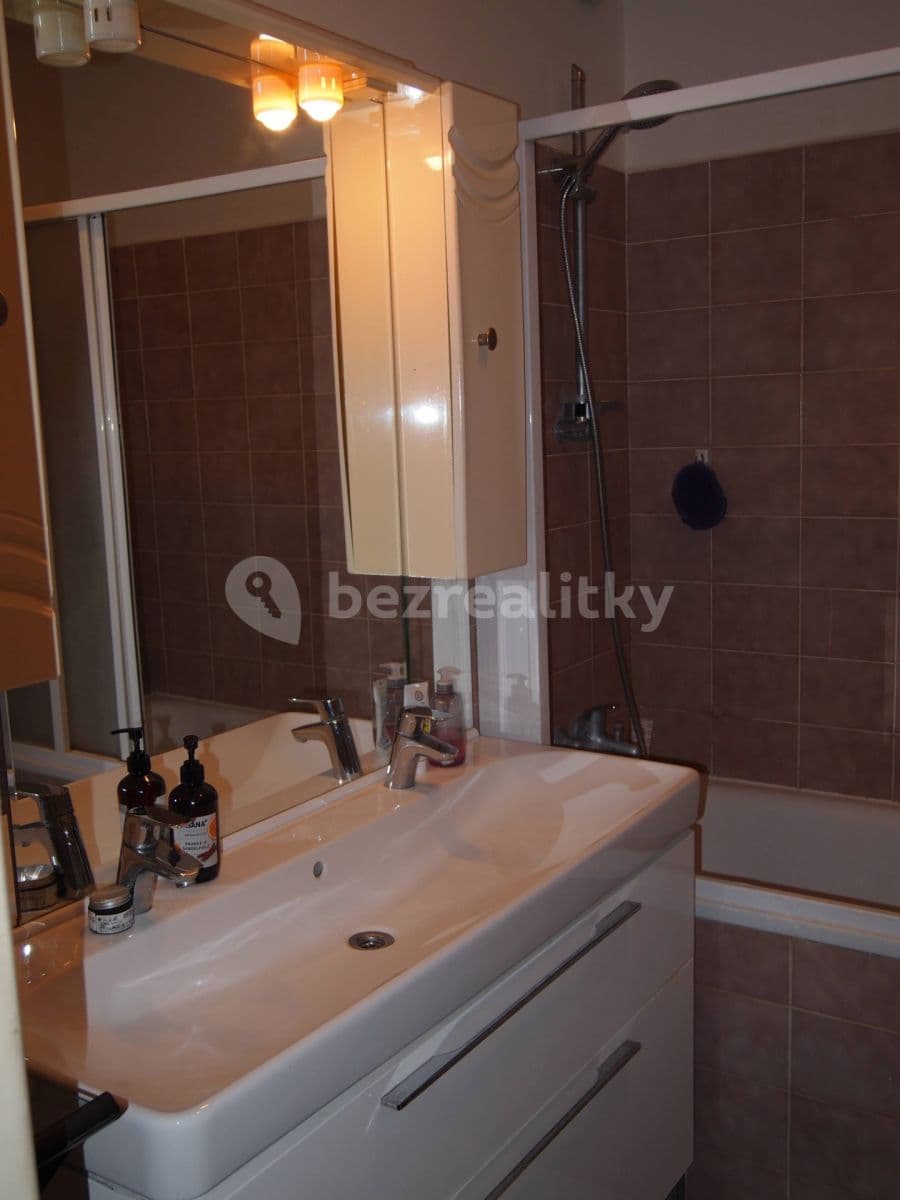 Pronájem bytu 3+1 80 m², Tusarova, Praha, Praha Pronájem bytu 3+1 80 m², Tusarova, Praha, Praha