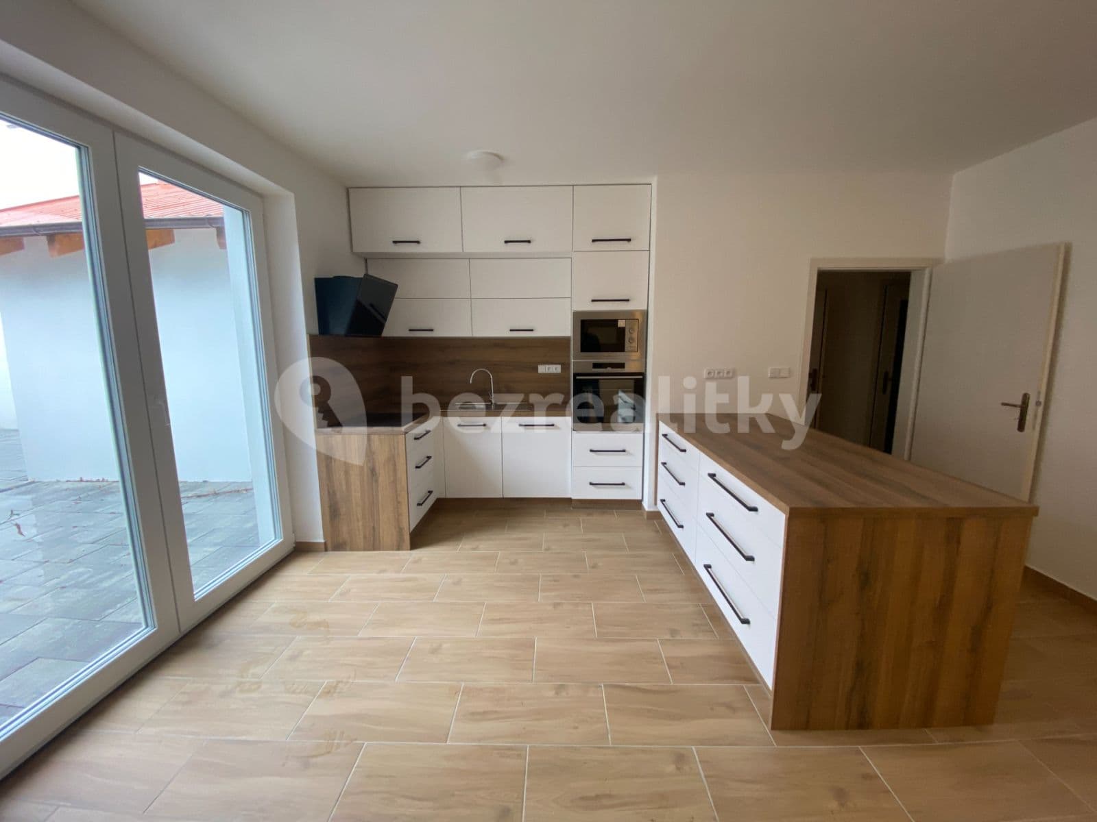 Pronájem bytu 3+kk 75 m², Krameriova, Klatovy, Plzeňský kraj Pronájem bytu 3+kk 75 m², Krameriova, Klatovy, Plzeňský kraj