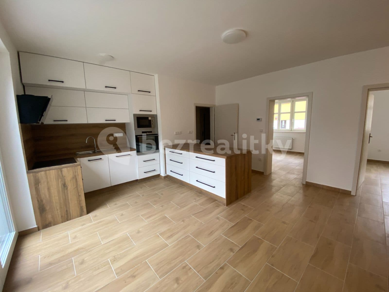 Pronájem bytu 3+kk 75 m², Krameriova, Klatovy, Plzeňský kraj Pronájem bytu 3+kk 75 m², Krameriova, Klatovy, Plzeňský kraj