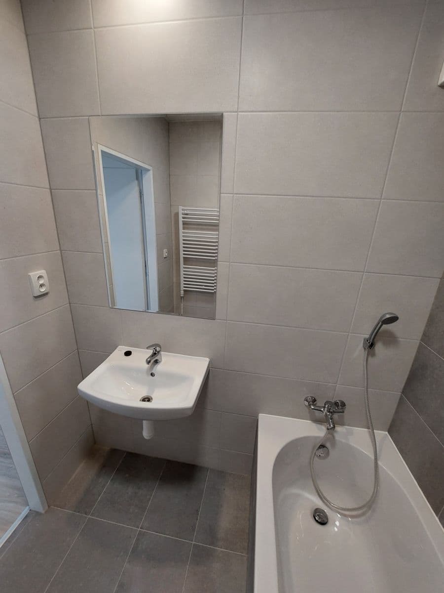 Pronájem bytu 1+1 37 m², Spartakovců, Ostrava, Moravskoslezský kraj Pronájem bytu 1+1 37 m², Spartakovců, Ostrava, Moravskoslezský kraj