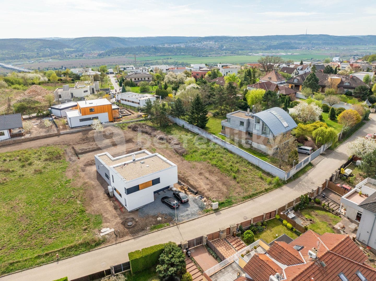 Prodej pozemku 1.000 m², Praha, Praha