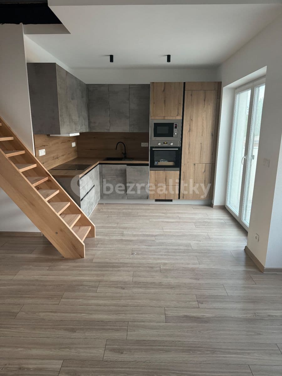Pronájem bytu 3+kk 70 m², Syrovice, Jihomoravský kraj Pronájem bytu 3+kk 70 m², Syrovice, Jihomoravský kraj