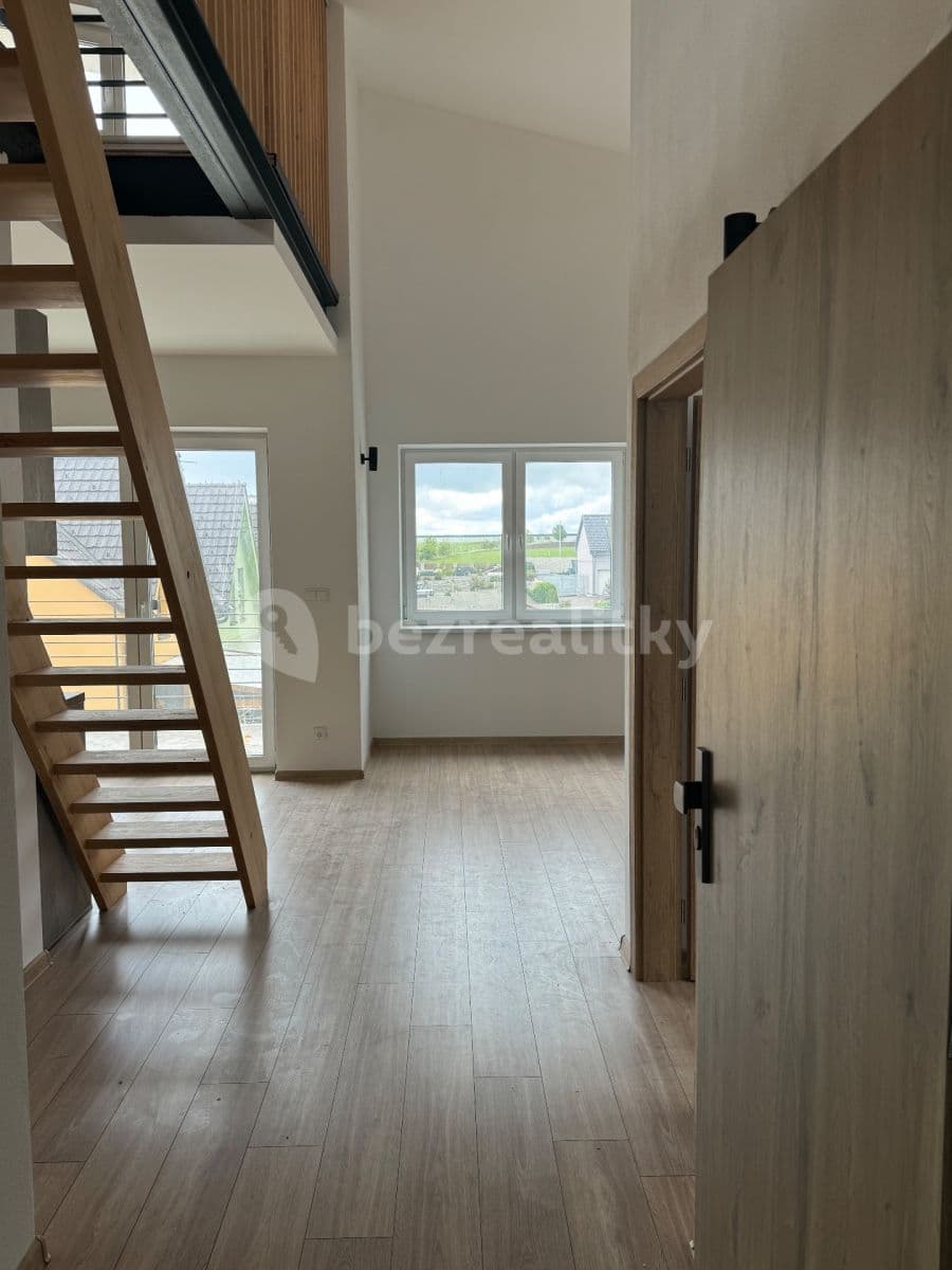 Pronájem bytu 3+kk 70 m², Syrovice, Jihomoravský kraj Pronájem bytu 3+kk 70 m², Syrovice, Jihomoravský kraj
