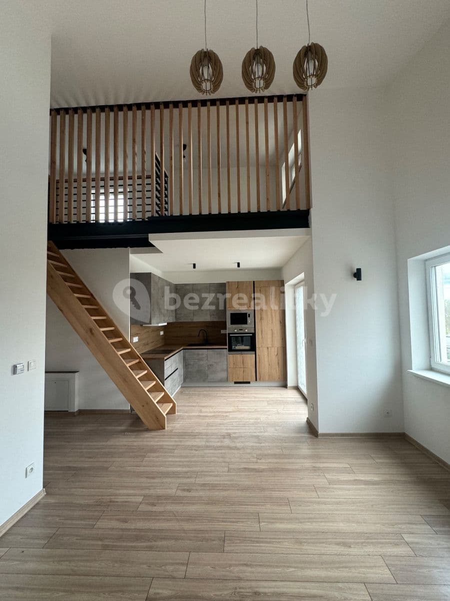 Pronájem bytu 3+kk 70 m², Syrovice, Jihomoravský kraj Pronájem bytu 3+kk 70 m², Syrovice, Jihomoravský kraj