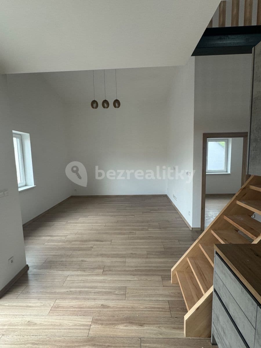 Pronájem bytu 3+kk 70 m², Syrovice, Jihomoravský kraj Pronájem bytu 3+kk 70 m², Syrovice, Jihomoravský kraj