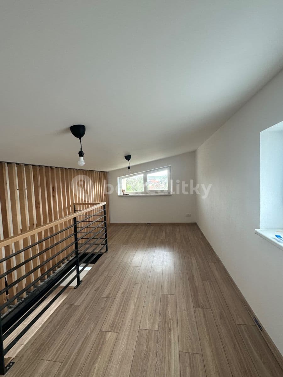 Pronájem bytu 3+kk 70 m², Syrovice, Jihomoravský kraj Pronájem bytu 3+kk 70 m², Syrovice, Jihomoravský kraj