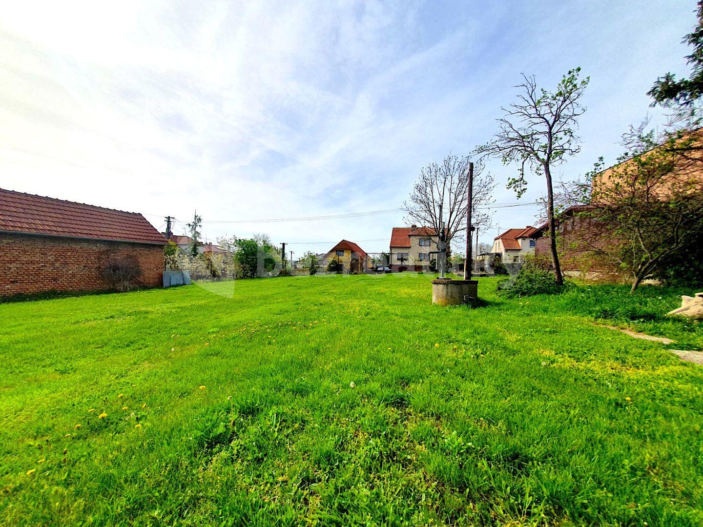 Prodej pozemku 2.350 m², Dlouhá, Šakvice, Jihomoravský kraj
