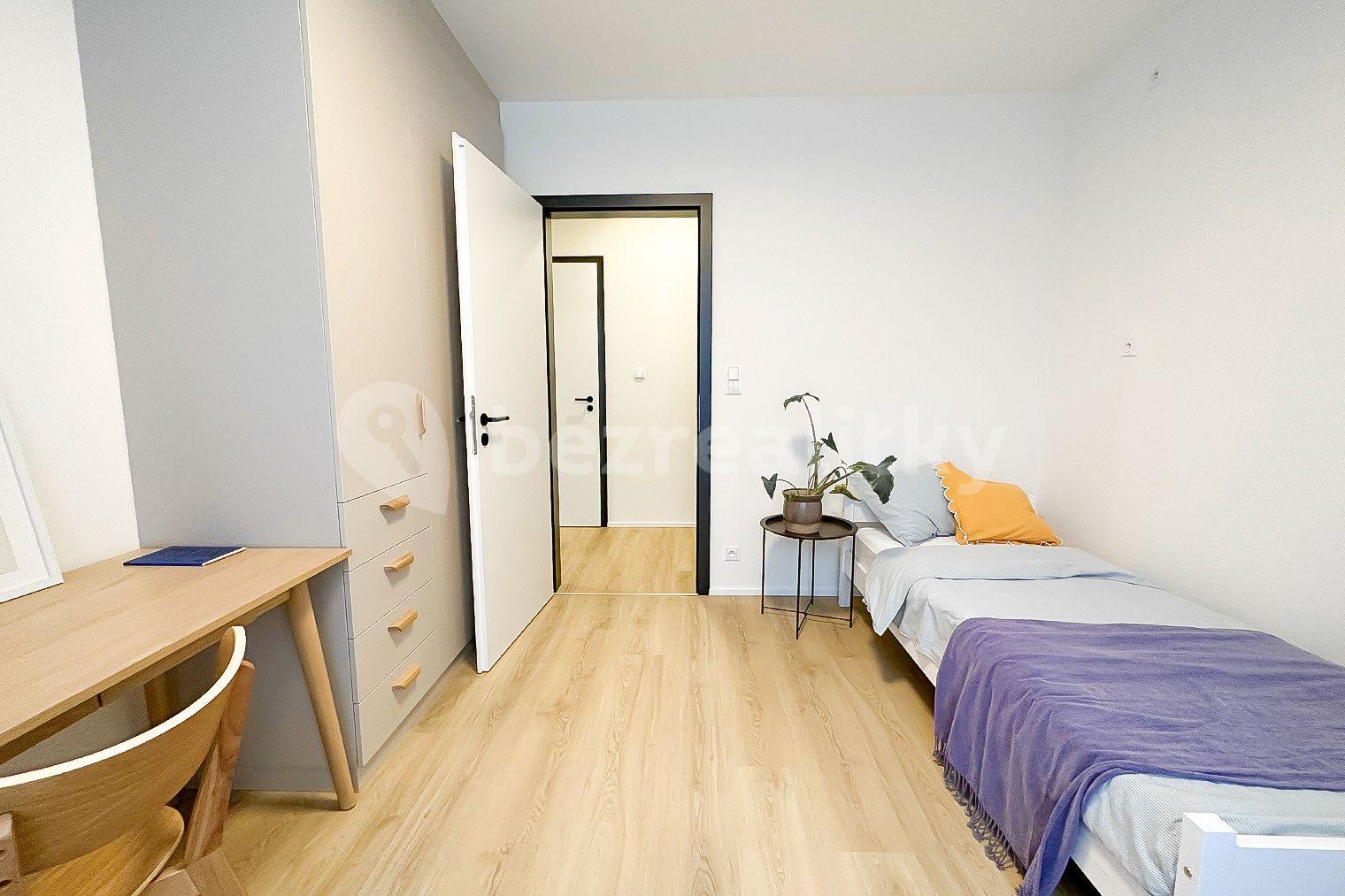 Pronájem bytu 3+1 90 m², U Pergamenky, Praha, Praha