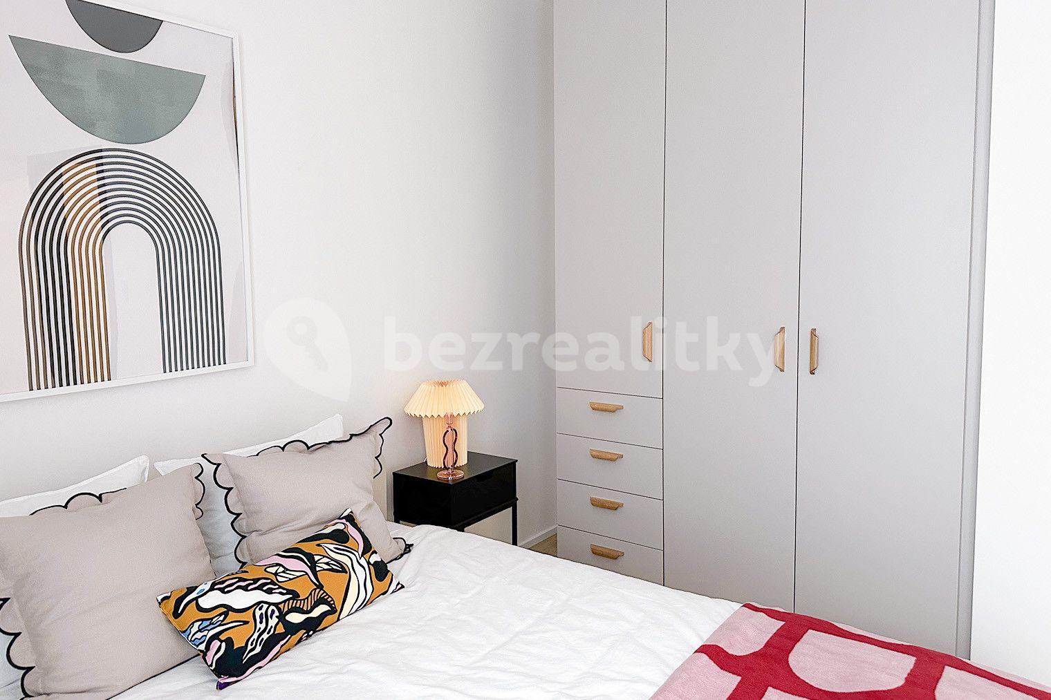 Pronájem bytu 3+1 90 m², U Pergamenky, Praha, Praha