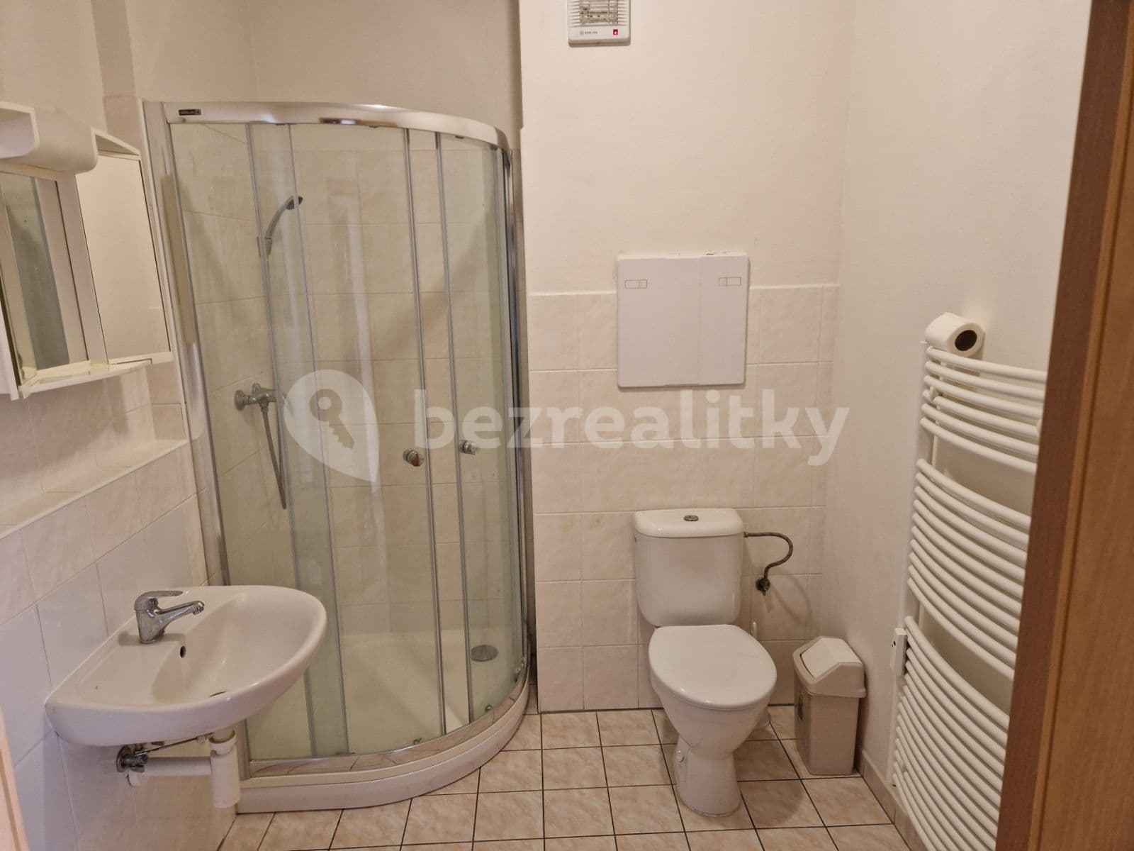 Pronájem bytu 1+kk 30 m², Jozefa Gabčíka, Pardubice, Pardubický kraj Pronájem bytu 1+kk 30 m², Jozefa Gabčíka, Pardubice, Pardubický kraj
