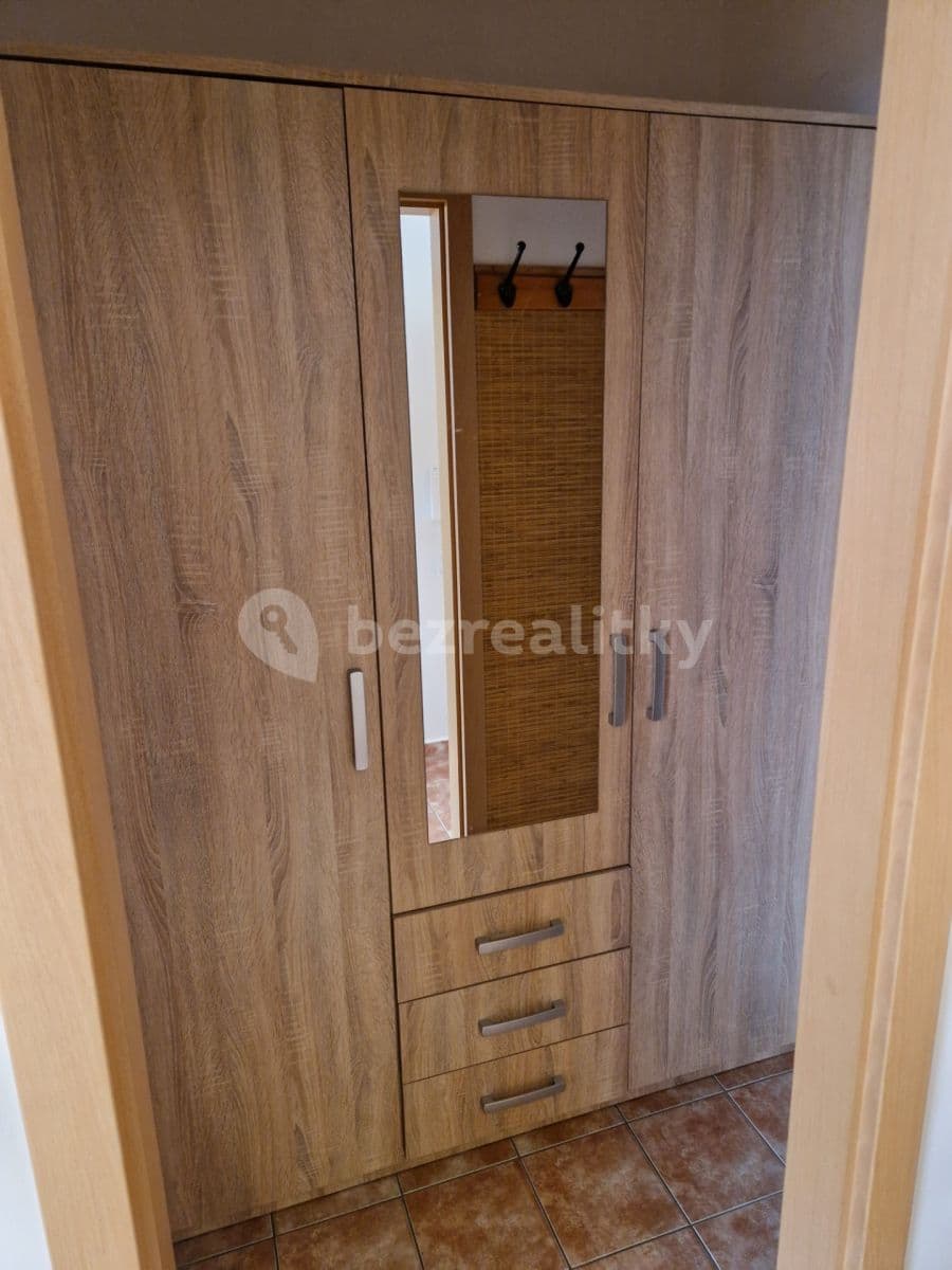 Pronájem bytu 1+kk 30 m², Jozefa Gabčíka, Pardubice, Pardubický kraj Pronájem bytu 1+kk 30 m², Jozefa Gabčíka, Pardubice, Pardubický kraj