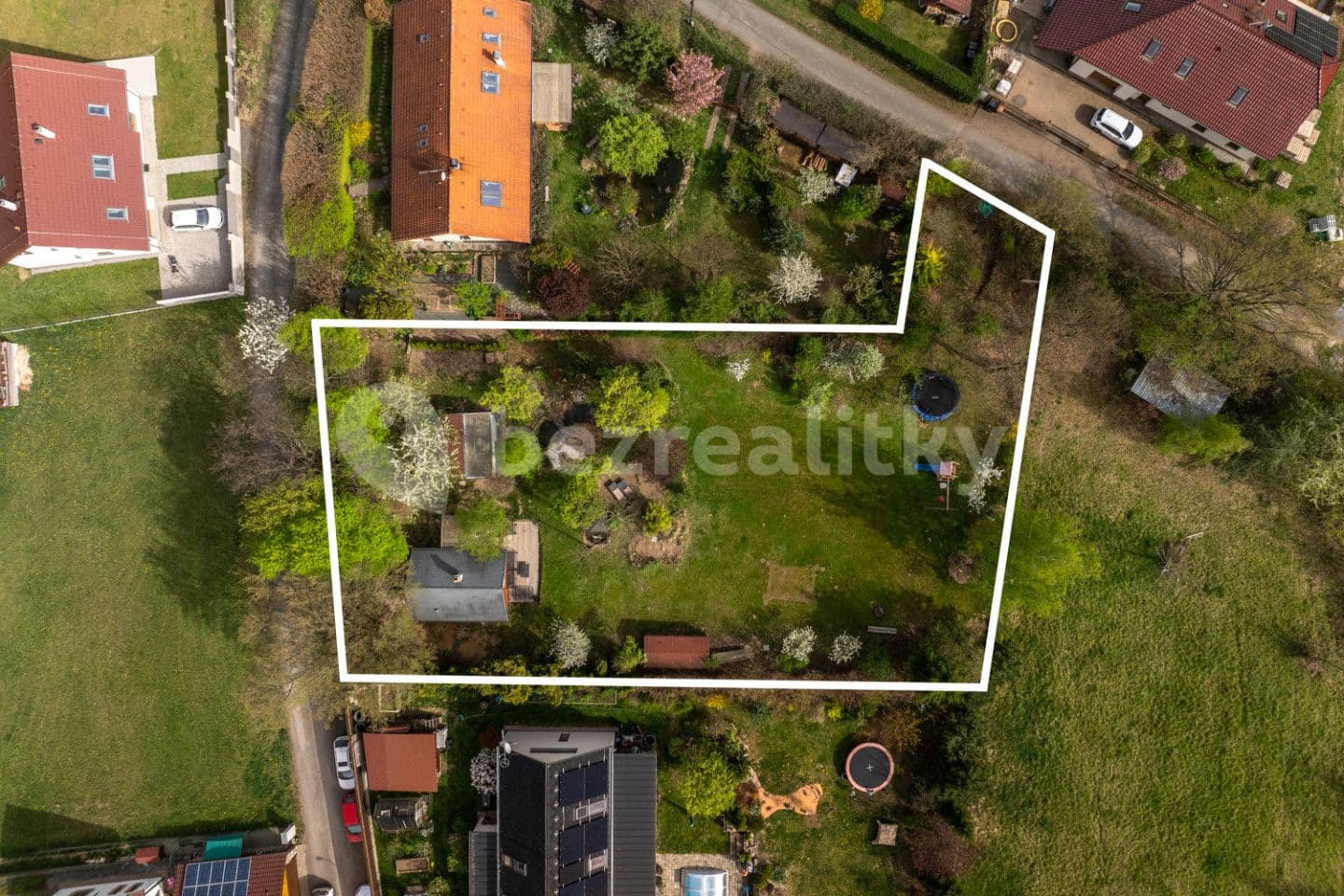 Prodej pozemku 1.449 m², Buš, Středočeský kraj