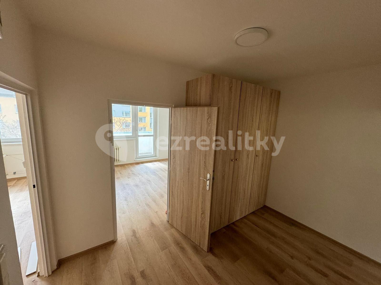 Pronájem bytu 2+1 53 m², Nádražní, Otrokovice, Zlínský kraj