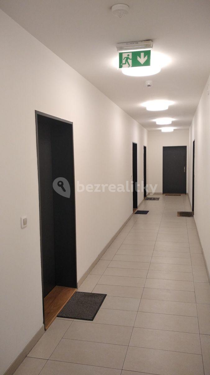 Pronájem bytu 1+kk 31 m², Škrábkových, Praha, Praha