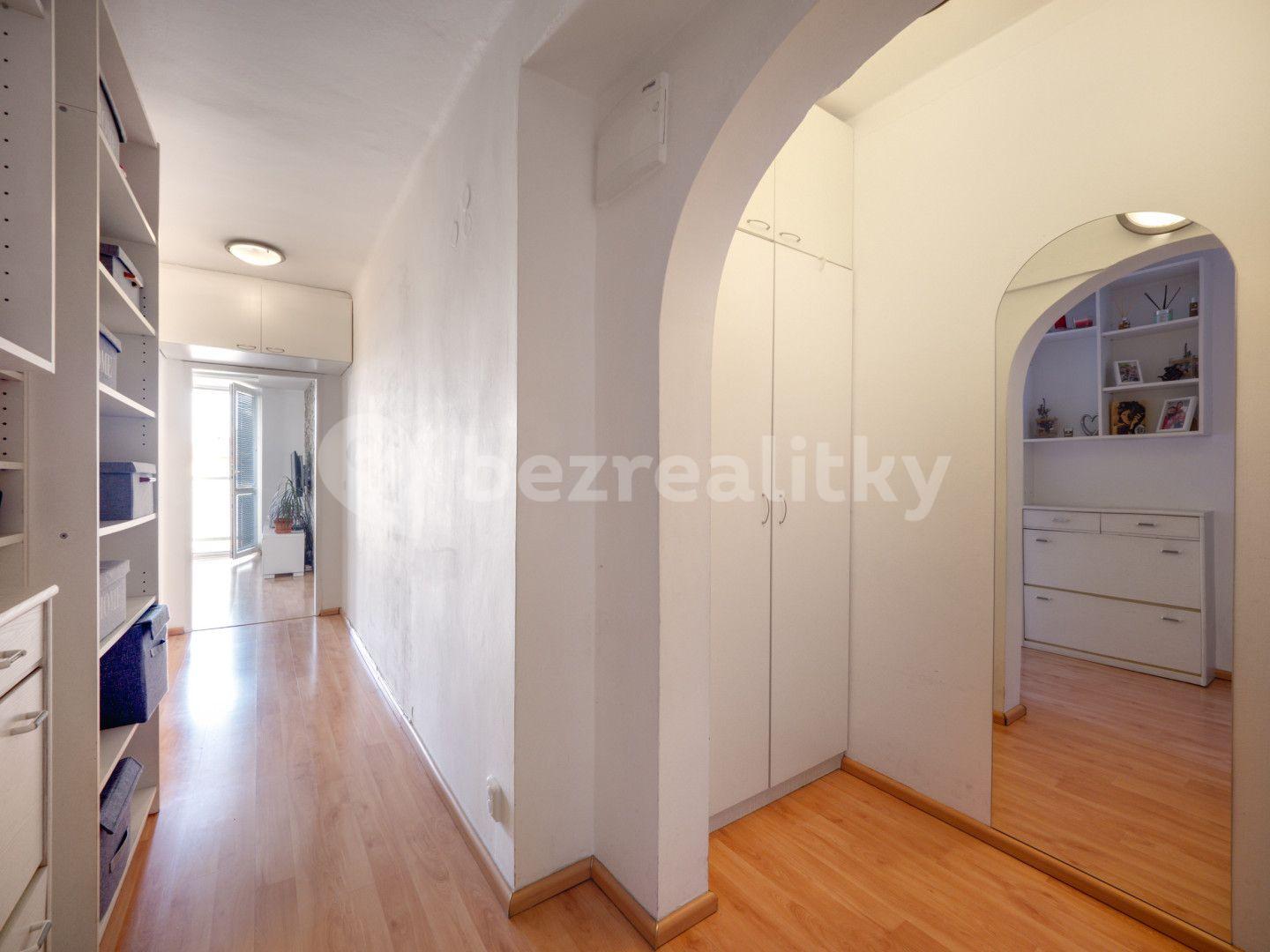Prodej bytu 3+1 62 m², Klánovická, Praha, Praha