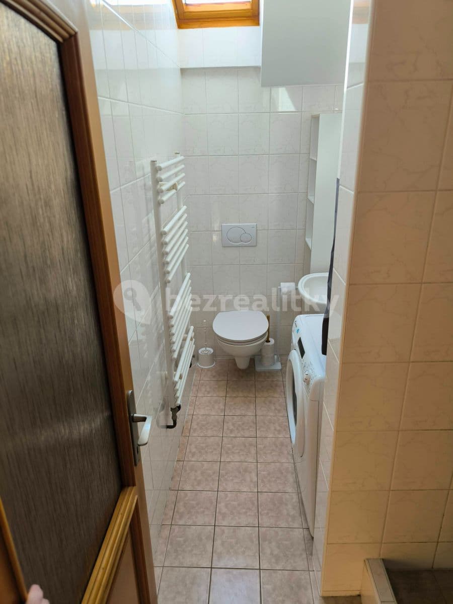 Pronájem bytu 1+1 40 m², Benešovo nábřeží, Zlín, Zlínský kraj Pronájem bytu 1+1 40 m², Benešovo nábřeží, Zlín, Zlínský kraj