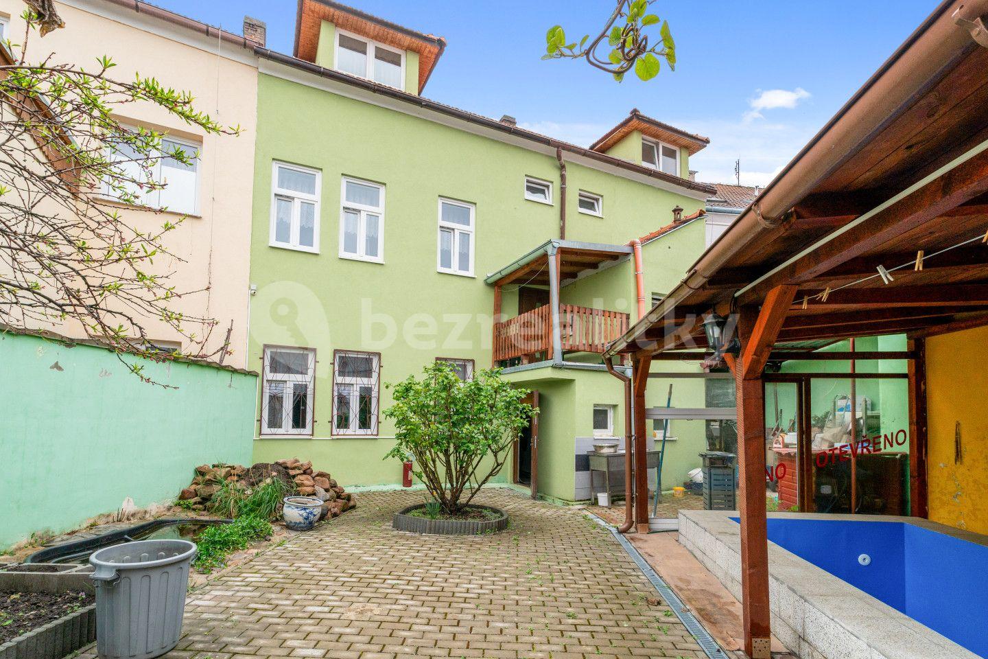 Prodej domu 360 m², pozemek 333 m², Emilie Dvořákové, Teplice, Ústecký kraj