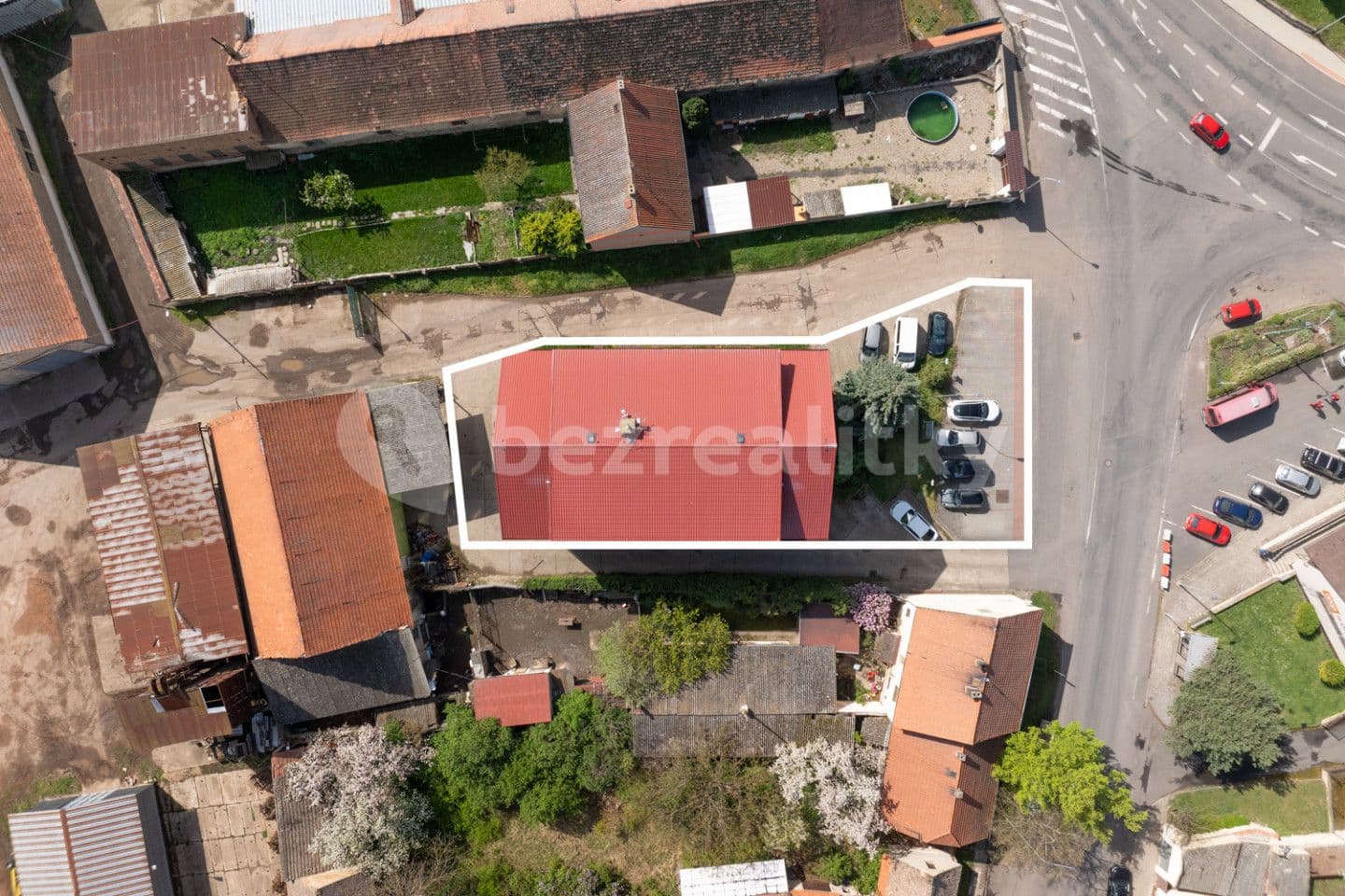 Prodej domu 1.006 m², pozemek 385 m², Dobroměřice, Ústecký kraj