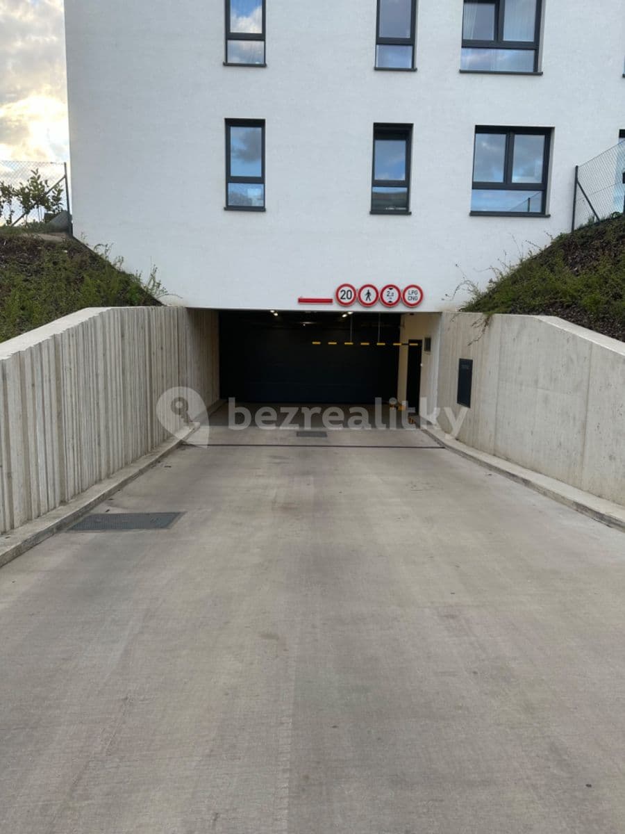 Pronájem garáže 14 m², Oktábcových, Praha, Praha Pronájem garáže 14 m², Oktábcových, Praha, Praha