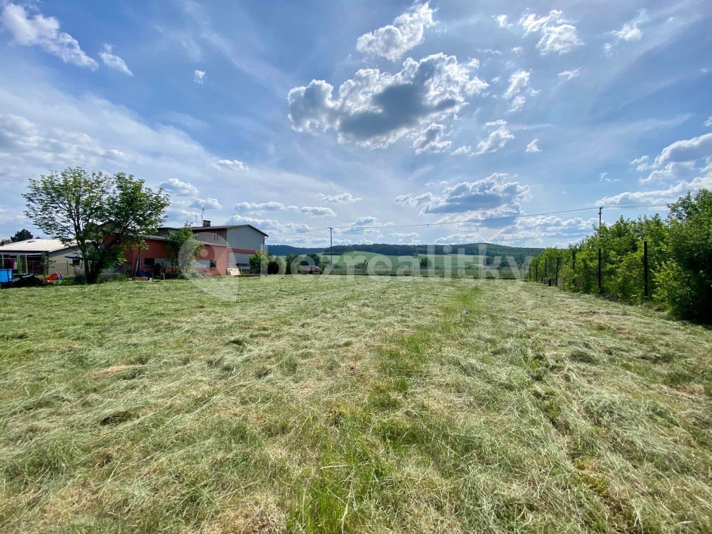 Prodej pozemku 1.883 m², Krnov, Moravskoslezský kraj