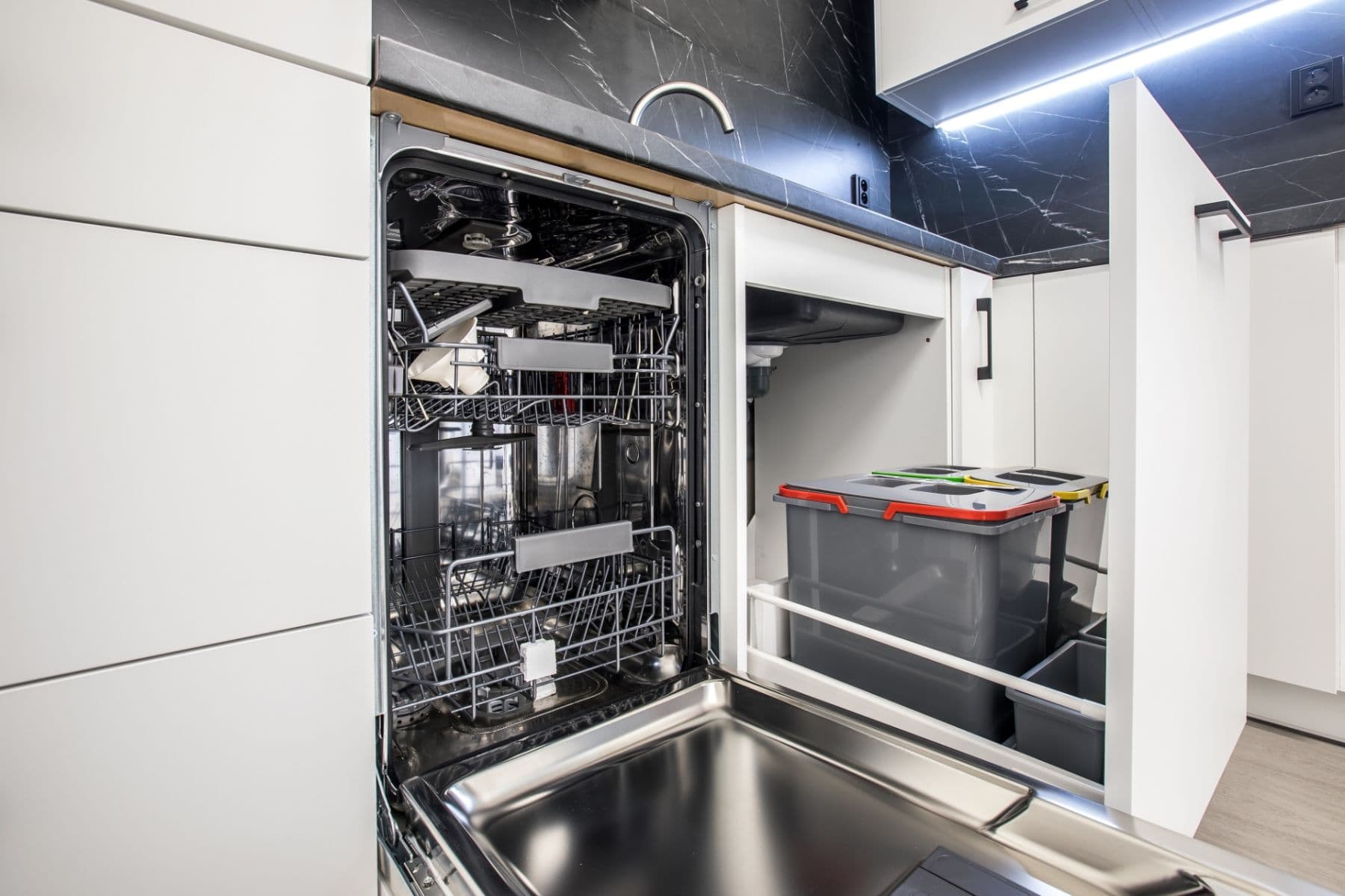 Pronájem bytu 2+kk 55 m², Na Perštýně, Liberec, Liberecký kraj Pronájem bytu 2+kk 55 m², Na Perštýně, Liberec, Liberecký kraj