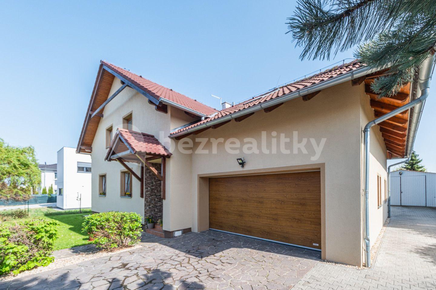 Prodej domu 269 m², pozemek 840 m², Albatrosová, Jesenice, Středočeský kraj