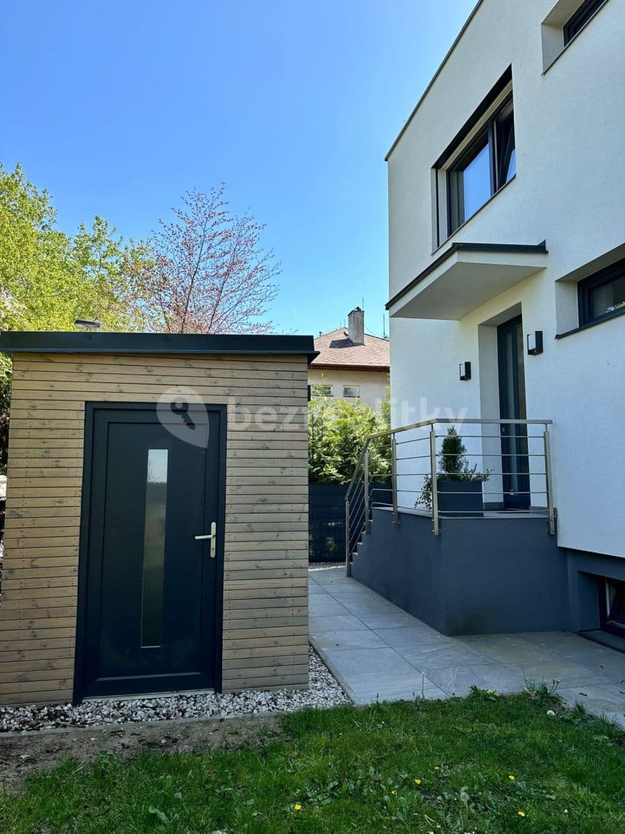 Prodej domu 360 m², pozemek 761 m², Smidarská, Praha, Praha