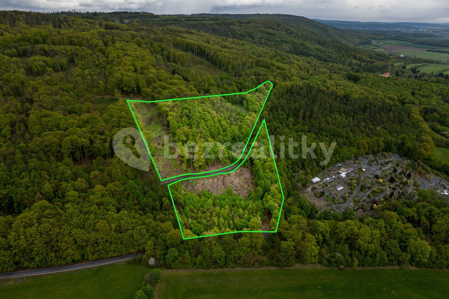 Prodej pozemku 64.850 m², Paseka, Olomoucký kraj