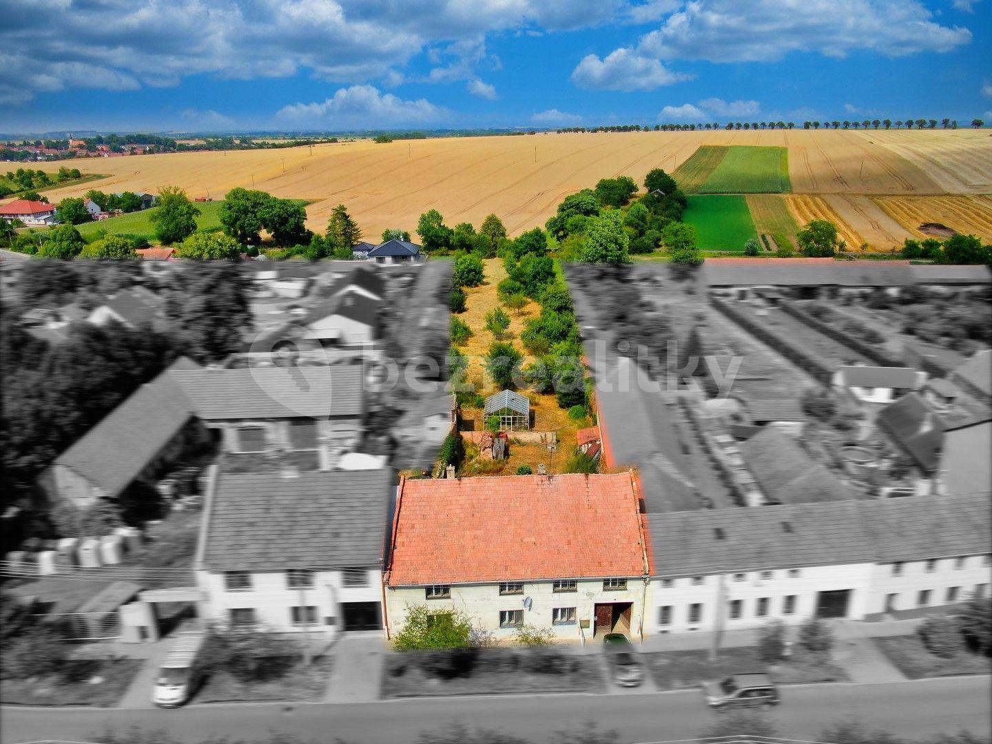 Prodej pozemku 3.587 m², Vřesovice, Olomoucký kraj