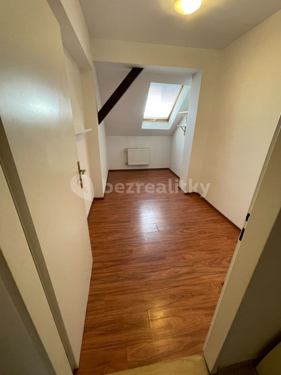 Pronájem bytu 3+1 72 m², Konšelská, Praha, Praha